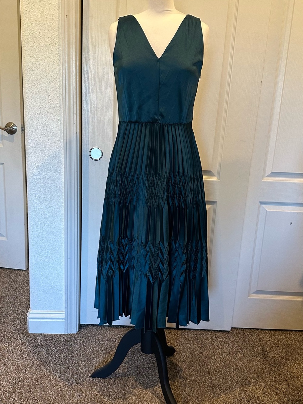 MOTF Teal Pleated V-Neck Midi Dress